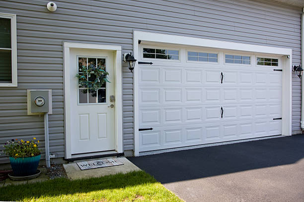 24/7 Emergency Garage Door Panel Replacement experts in Buhl, MN